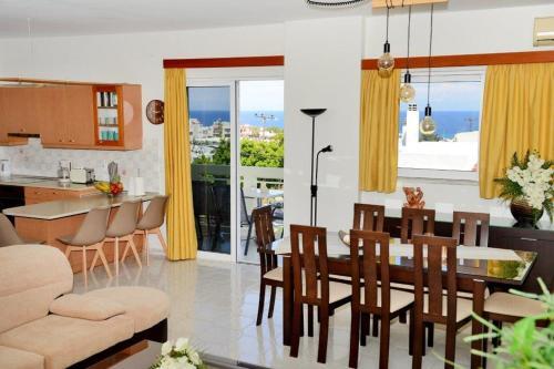 Harry's Choice A Sunny Modern Apartment In Rhodes.