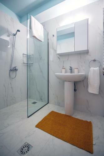Eden Sunflower - Luxurious Apartment With Sea View