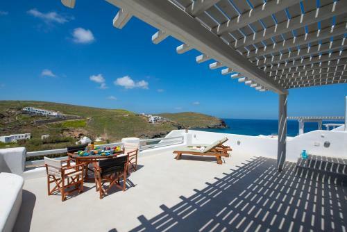 Superior Beachfront Apartment 2 With View To The Aegean Sea