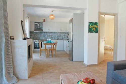 Xaradiotis House - A Modern Home Away From Home