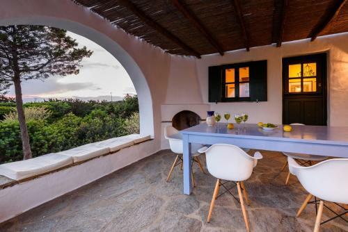 Traditional Villa 5-min Walk To The Beach