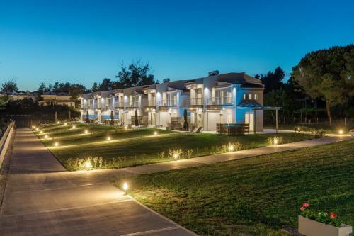 Hotel V Luxury Apartments Posidi
