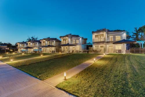 Hotel V Luxury Apartments Posidi