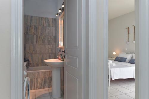 Tonia Apartments Paros
