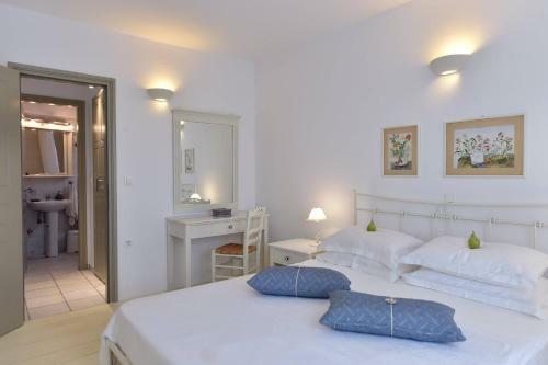 Tonia Apartments Paros
