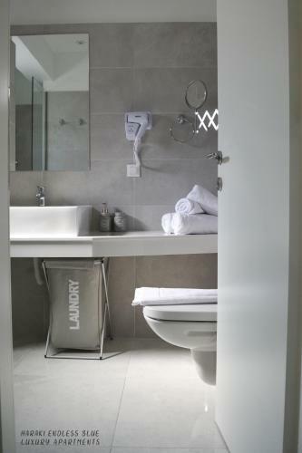 Haraki Endless Blue Luxury Apartments