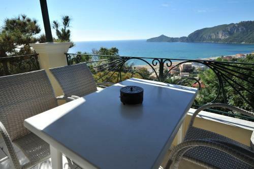 Villa Theodora View Apartments Afroditi