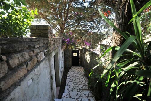 Villa Theodora View Apartments Zeys