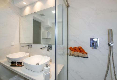 Imperium Luxury Villas-sauna, Jacuzzi & Heated Pool