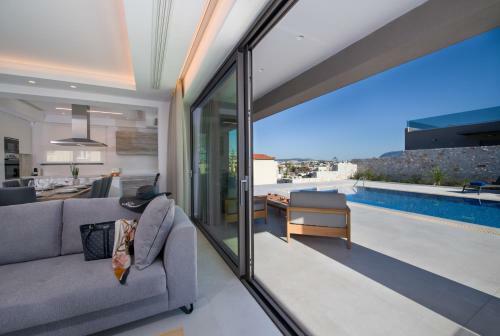 Imperium Luxury Villas-sauna, Jacuzzi & Heated Pool