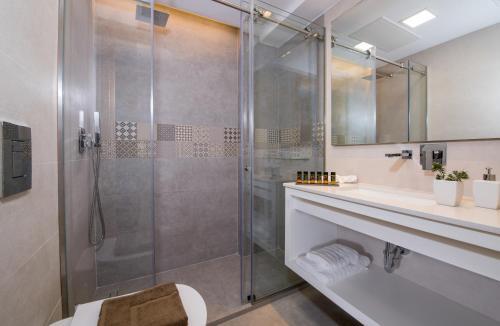 Imperium Luxury Villas-sauna, Jacuzzi & Heated Pool