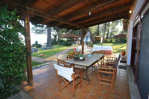 Villa Endless Sea - Beachfront, Sea Views, Private Beach