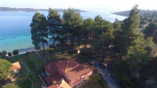 Villa Endless Sea - Beachfront, Sea Views, Private Beach