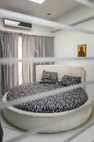 Villa Bond With Private Swimming Pool And Spa