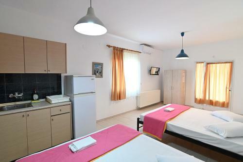 Hotel Kostas Goulopoulos Rooms