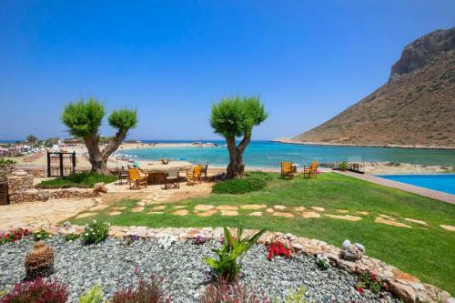 Villa Stavros Beachfront Homeleader