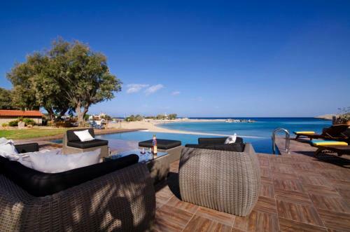 Villa Stavros Beachfront Homeleader