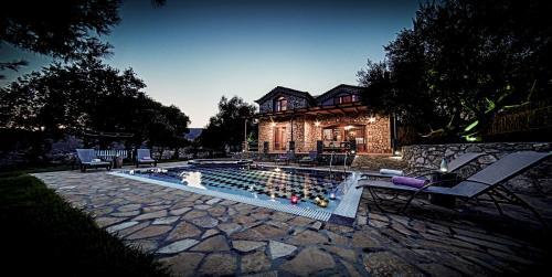 Villa Tireda With Private Swimming Pool