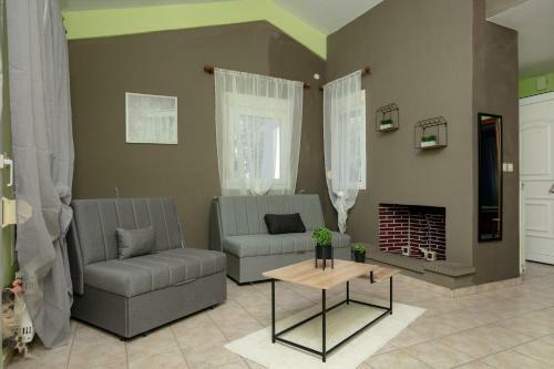Olive & Mare Apartments