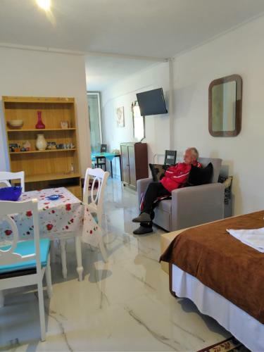 Sissy Apartments By The Sea