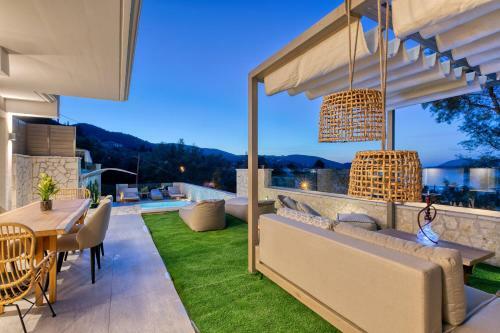 White Rock Villas Nikiana