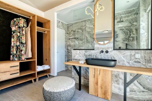 White Rock Villas Nikiana