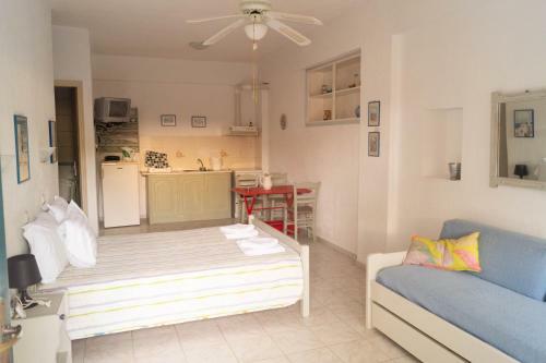 Violetta Apartments