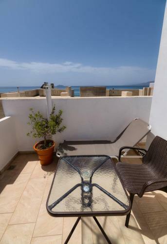 Irini Kalamaki First Floor Apartment