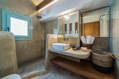New Villa Katerina - 3 Villas & 3 Private Jacuzzi