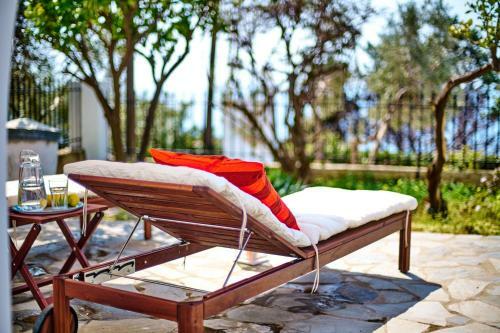 Fairytale Countryhouse At Beachside Of Athens!