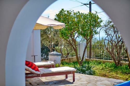 Fairytale Countryhouse At Beachside Of Athens!