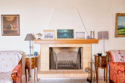 Fairytale Countryhouse At Beachside Of Athens!