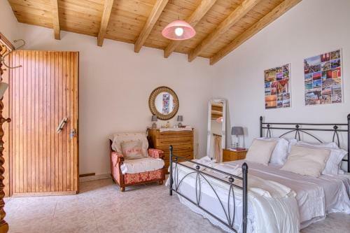 Fairytale Countryhouse At Beachside Of Athens!