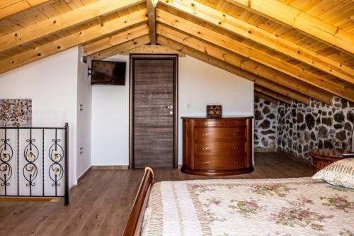 Villa Traditional Elegance With Privacy & Amazing Views