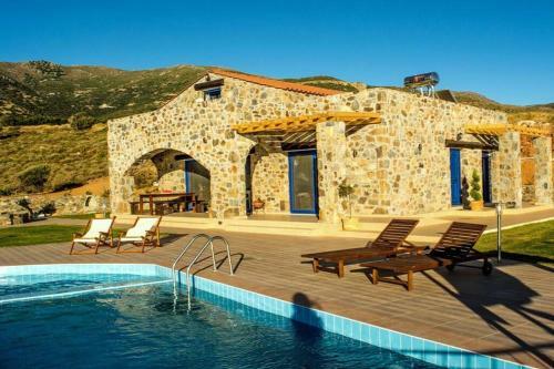 Villa Traditional Elegance With Privacy & Amazing Views