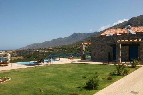 Villa Traditional Elegance With Privacy & Amazing Views