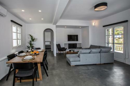 Villa Family Home