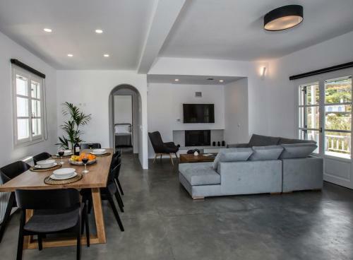 Villa Family Home