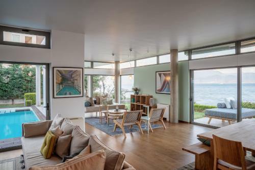Lefkon Villa By The Sea!