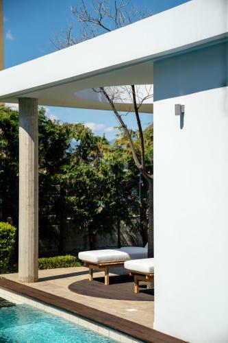 Lefkon Villa By The Sea!