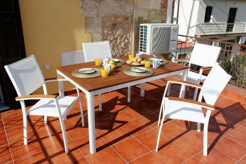 Alexandros Traditional House