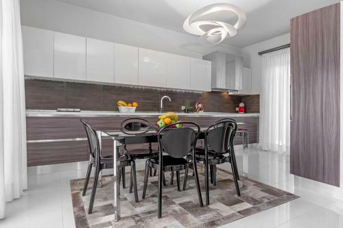 Rainbow Luxurious Villa In Ialysos