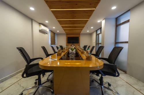 Hotel Clarks Inn , Airport Bangalore