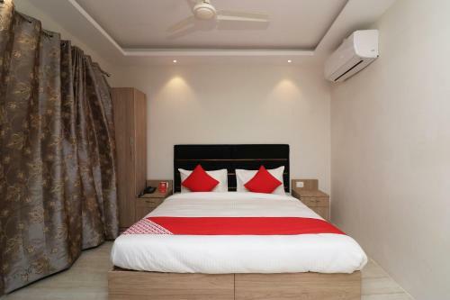 Oyo 78519 Collection O The Grand Hotel