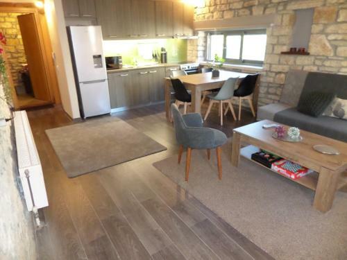Kalpaki Stone Apartment 2.