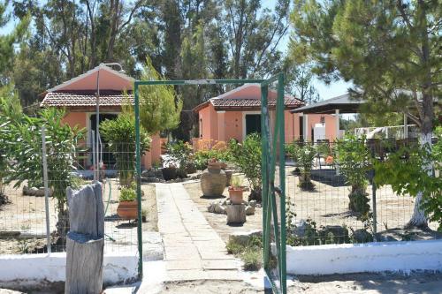 Apartamento Bouka Beachfront Bungalows