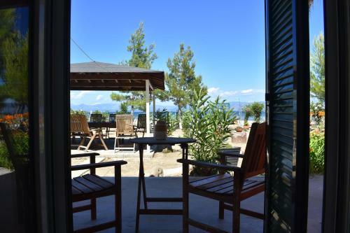 Apartamento Bouka Beachfront Bungalows