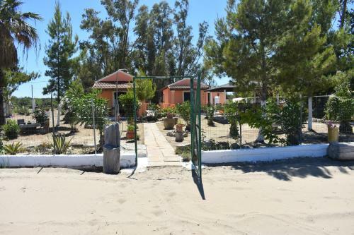 Apartamento Bouka Beachfront Bungalows