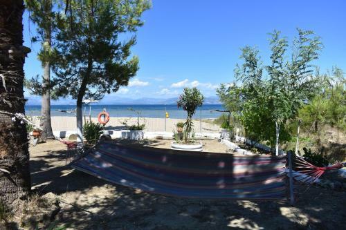 Apartamento Bouka Beachfront Bungalows