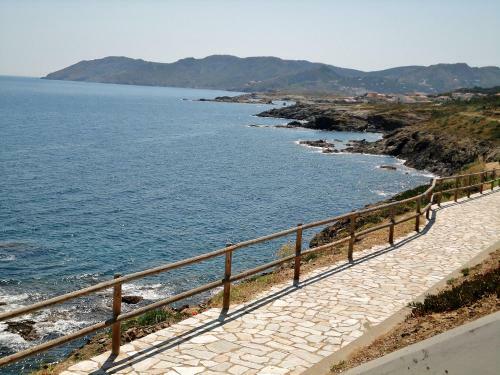 Apartment Roses I Llan��